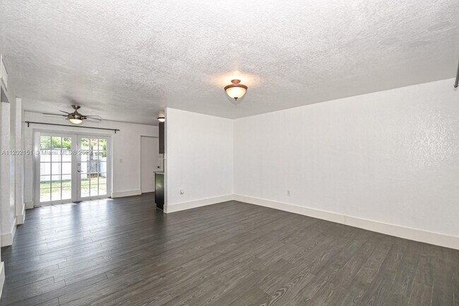 Foto del edificio - 14320 NE 18th Ave