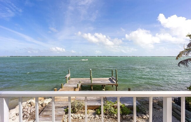 Foto del edificio - 757 La Fitte Rd