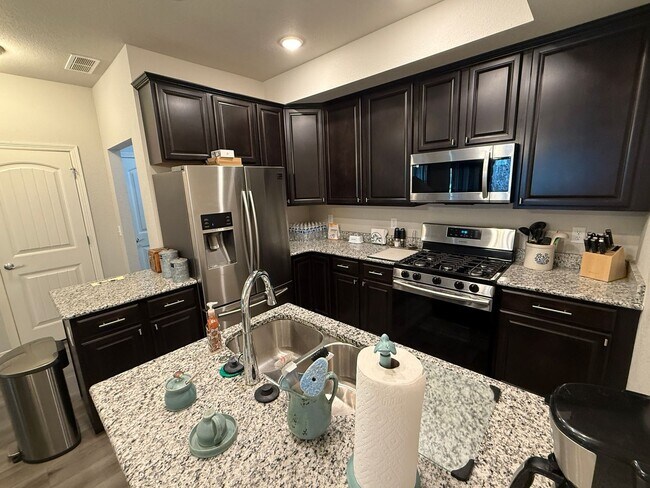 Foto del edificio - Amazing 3 Bedroom Townhome Near Charming Downtown Berthoud