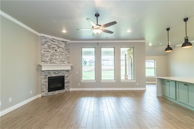 Foto del edificio - Gorgeous 4 bed 3 bath home in East Edmond-...