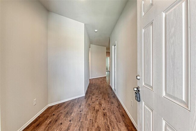 Building Photo - 14036 Silver Falls Ct