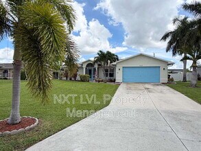 Building Photo - 4213 SW 15th Ave