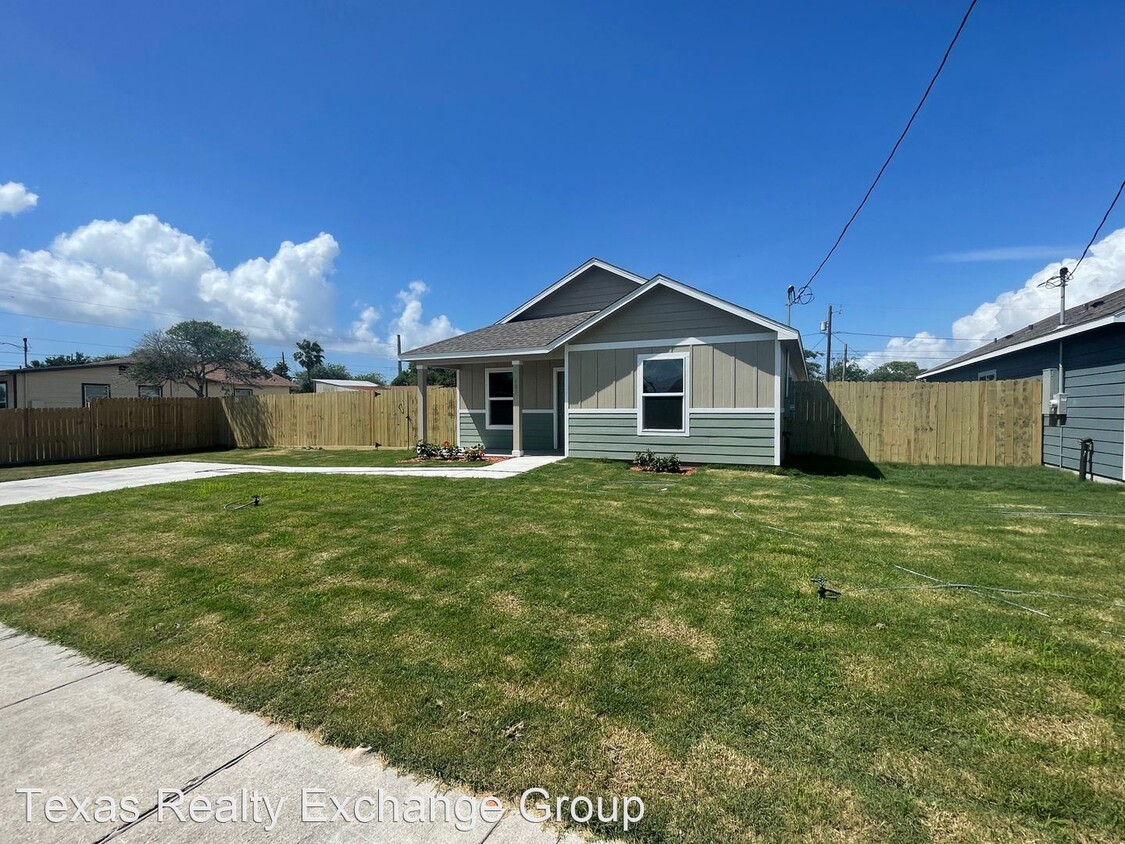 4 br, 2 bath House 409 b House Rental in Corpus Christi, TX