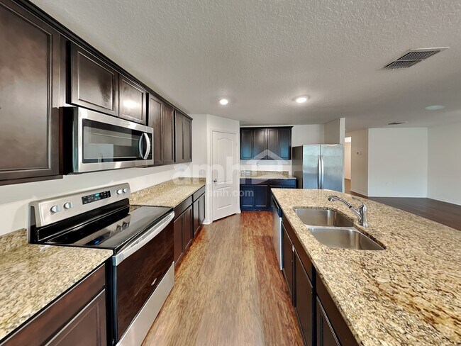 Building Photo - 1220 Brenton Leaf Dr