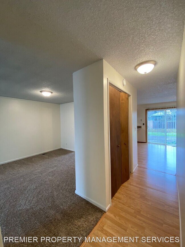 Building Photo - 3 br, 1.5 bath House - 845 Waite Street