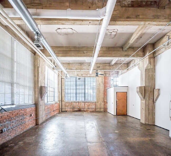 Building Photo - 2400 South Ervay-#2400