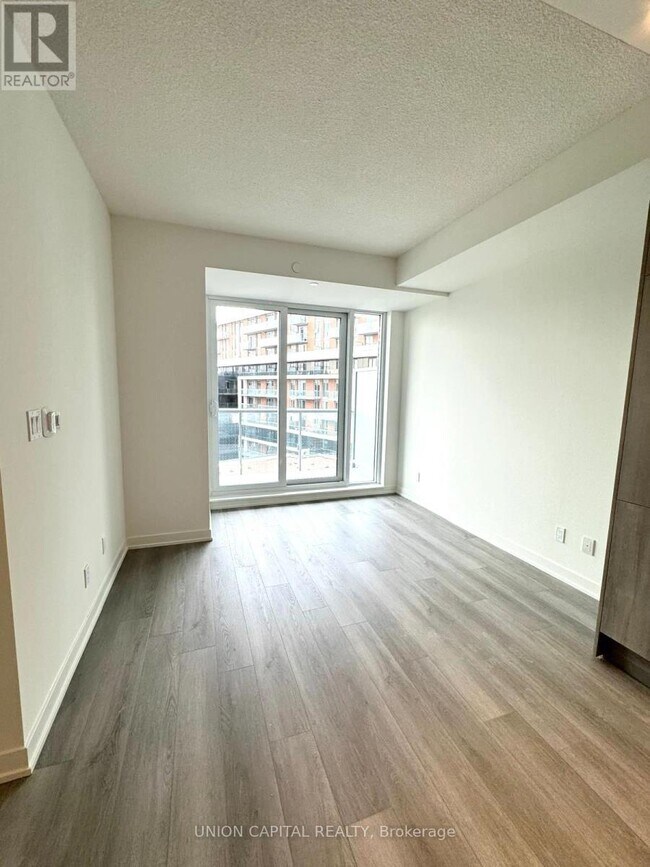 Building Photo - 292-14292 Verdale Crossing