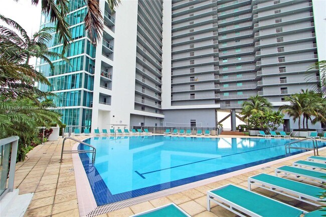 Foto del edificio - 888 Biscayne Blvd