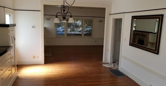 Building Photo - 1308 Marin Ave