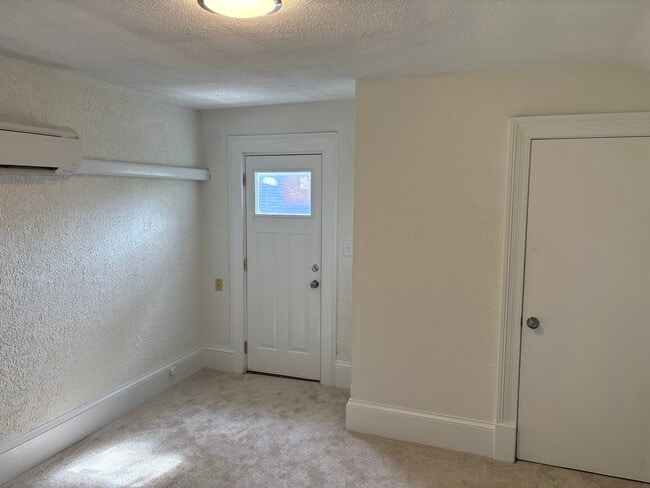 Building Photo - 511 Boissevain Ave