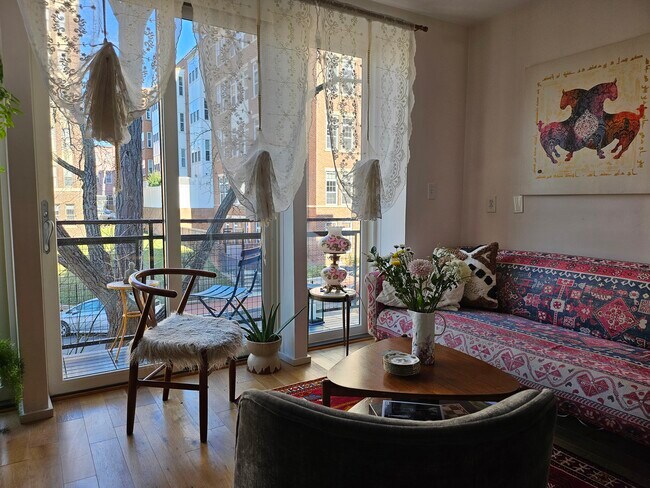 Foto del edificio - 1474 Belmont St NW