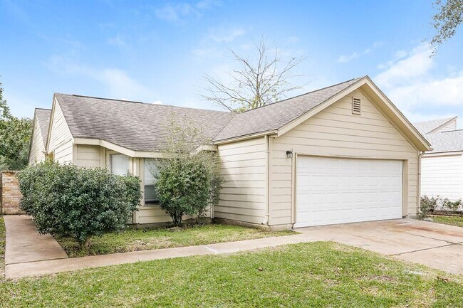 Building Photo - 8818 Kalewood Dr