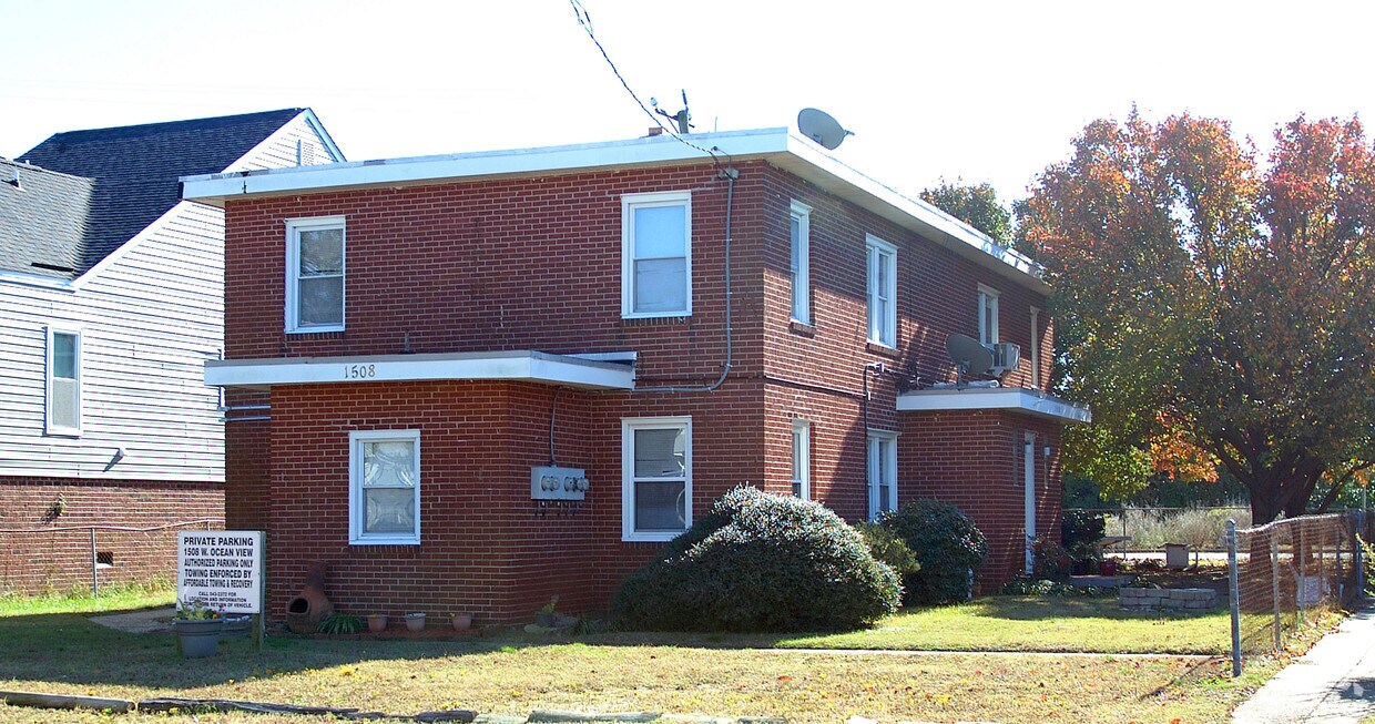 Building Photo - 1508 Chela Ave