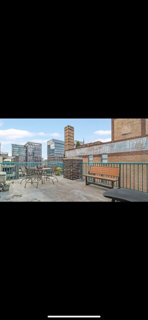 Foto del edificio - 910 W Madison St