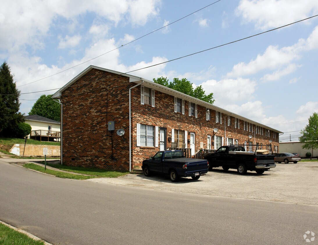 2700 Putnam Ave, Hurricane, WV 25526 Apartments in Hurricane, WV
