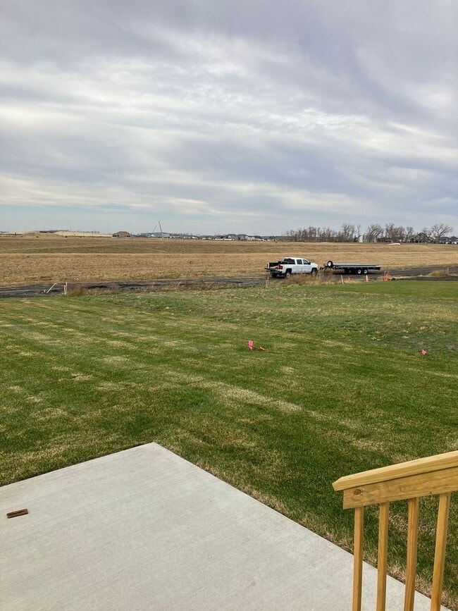 Building Photo - 3 Bed 2.5 Bath Single Family Home