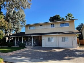 Building Photo - 1448 Lexington Dr