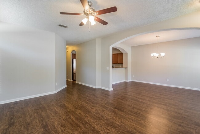 Building Photo - 8413 Staplehurst Dr W