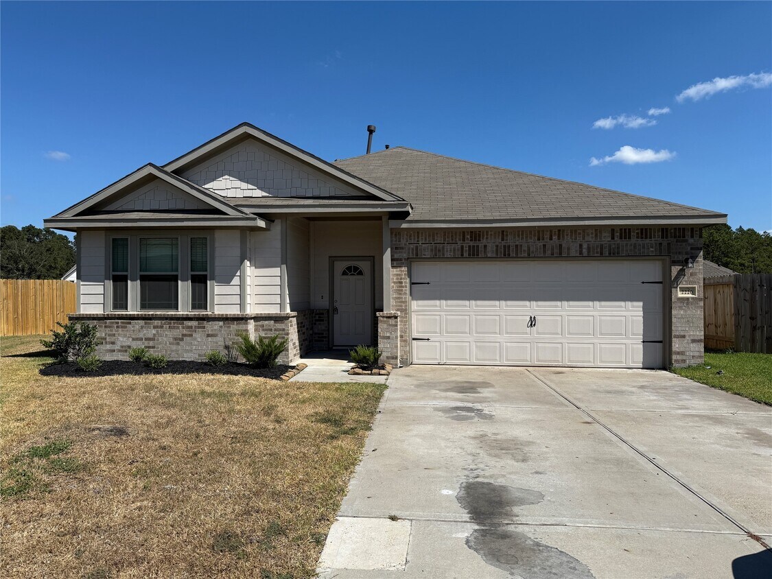 Foto principal - 2220 Cedar Vly Dr