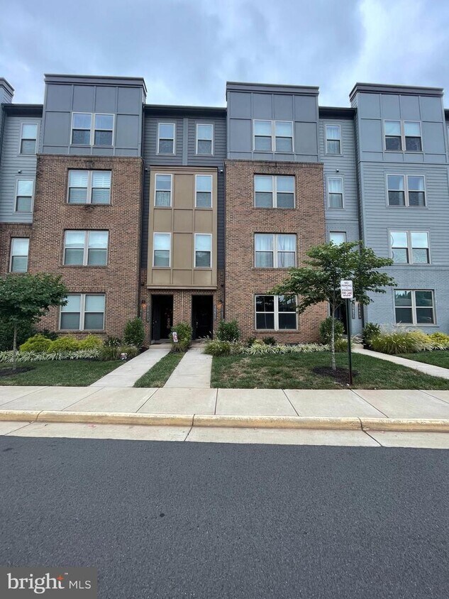 10473 Ratcliffe Trl, Manassas, VA 20110 Townhome Rentals in Manassas