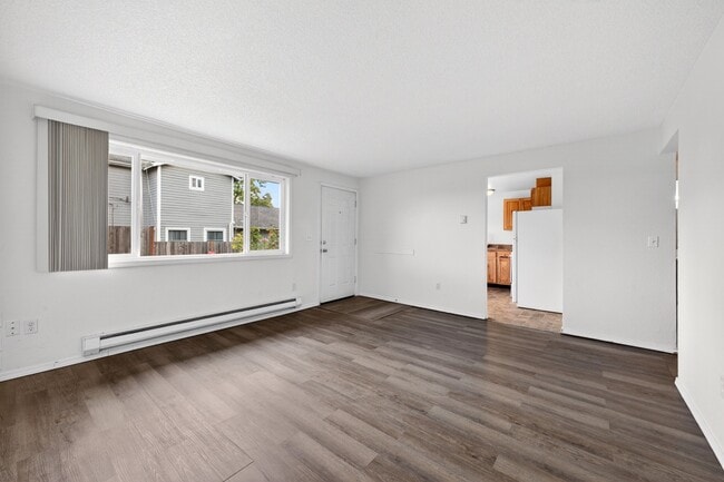 Building Photo - Cute 2 bedroom Near Downtown Tacoma & I-5