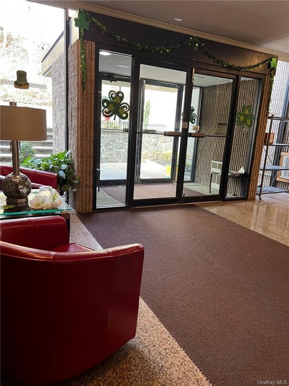 Foto del edificio - 128 Colonial Pkwy