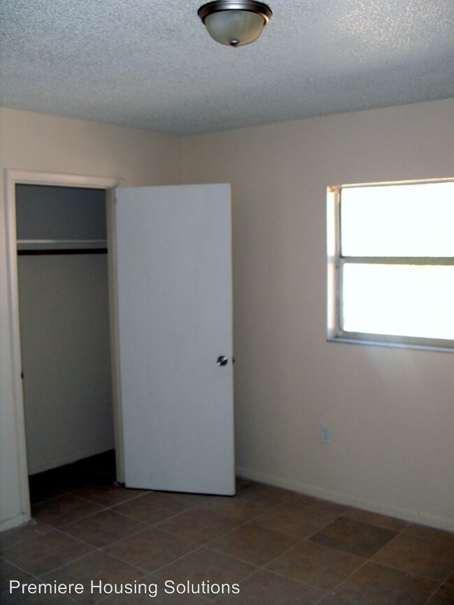 Building Photo - 1112 Jewel Ave