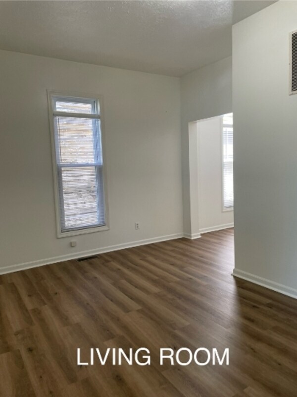 Foto del edificio - 219 E 13th St