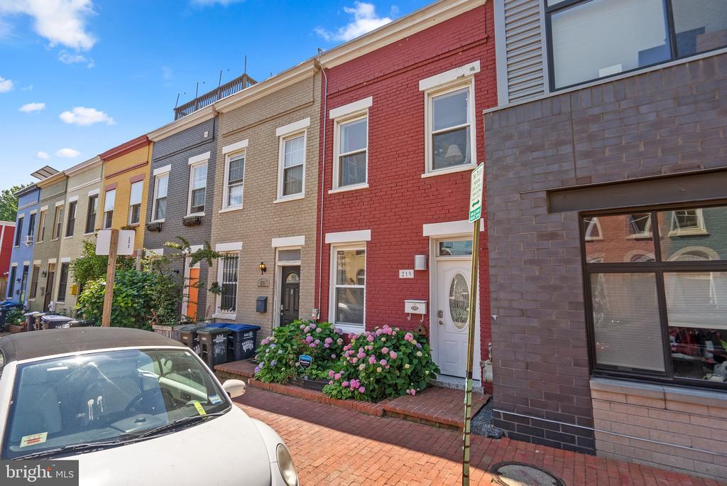 Foto principal - 219 Parker St NE