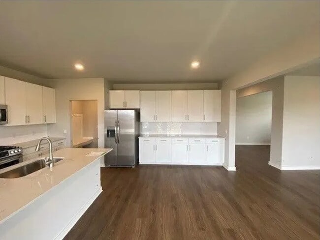 Building Photo - 2415 William's Rdg Dr