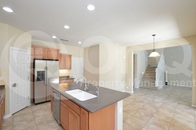 Building Photo - 2209 W Marconi Ave