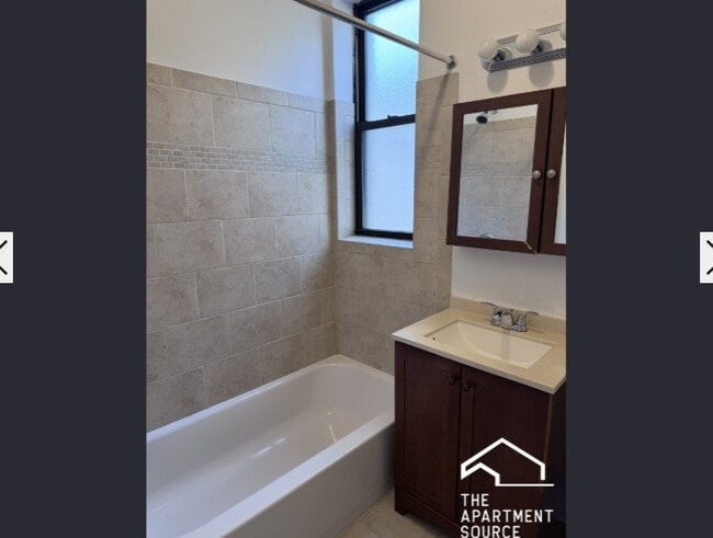 Photo - 628 W Cornelia Ave Apartment