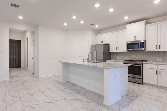 Building Photo - 309 Barton Oak Trl
