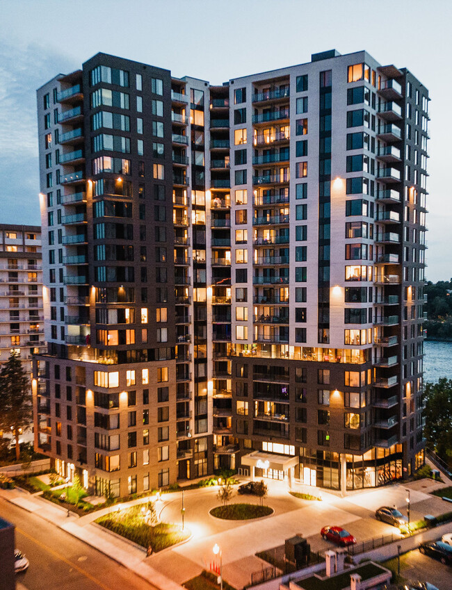 Building Photo - Gest Sur Gouin