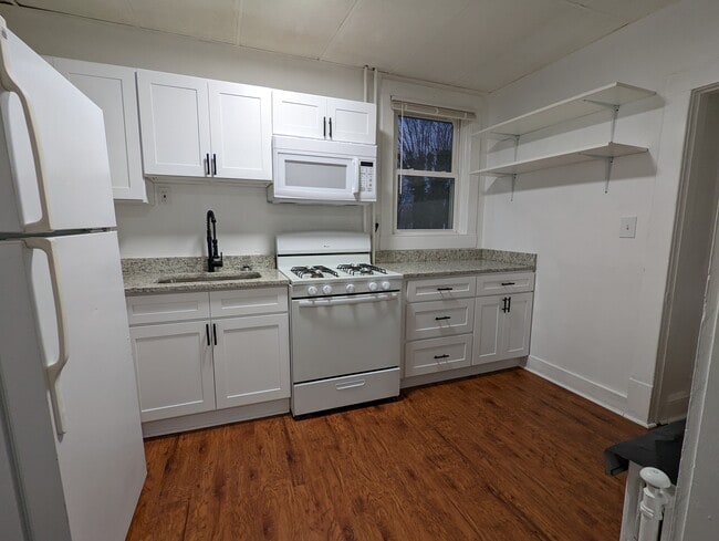 Building Photo - 7809 Wilson Ave