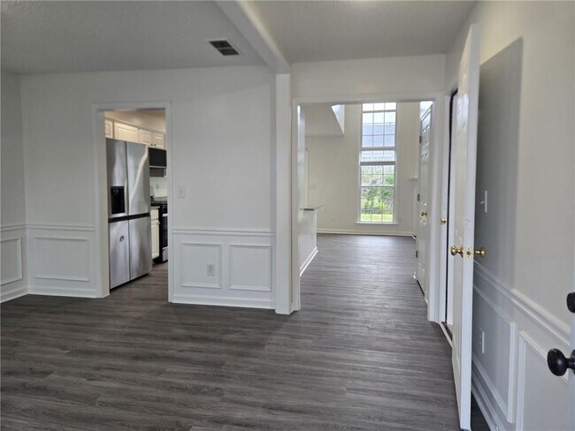 Foto del edificio - 4010 Ridgefair Dr