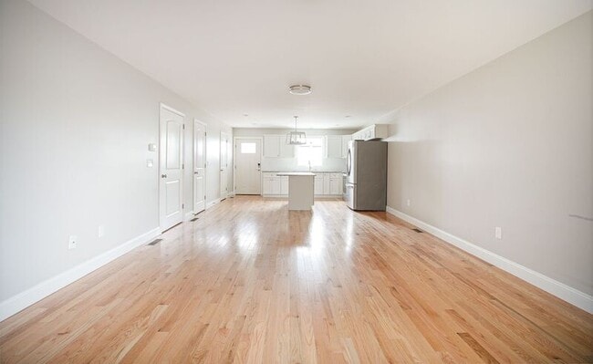 Building Photo - 2 Vernon St