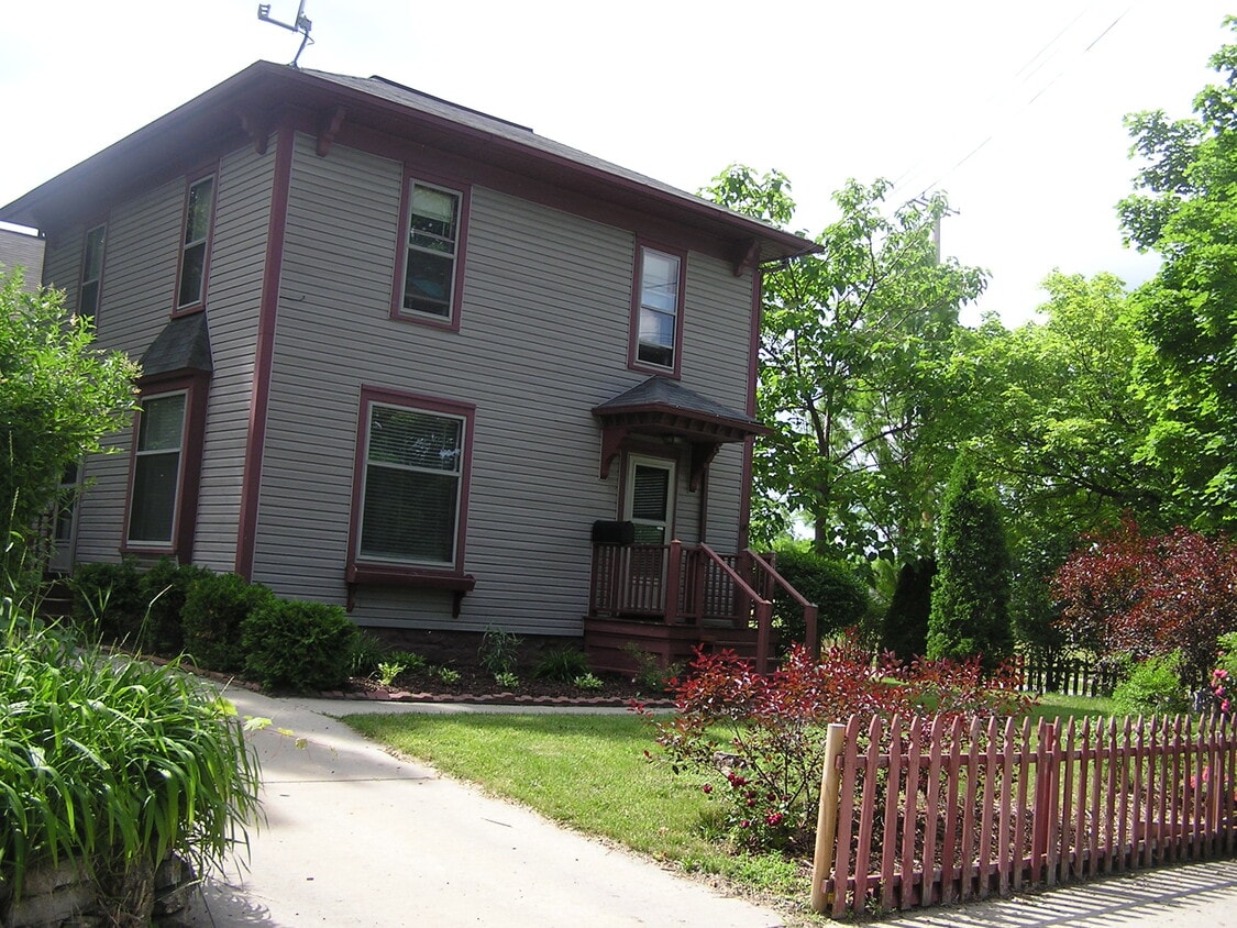 400 S Butler Blvd, Lansing, MI 48915 House Rental in Lansing, MI