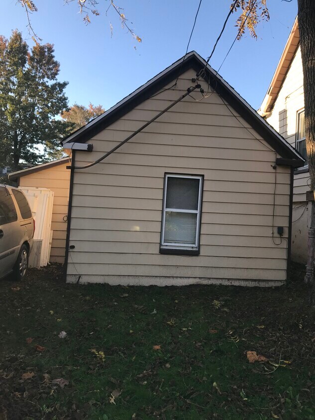 335 Garibaldi Ave, Stratford, CT 06615 House for Rent in Stratford