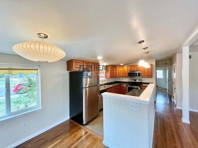 Foto del edificio - 2450 S Meade St
