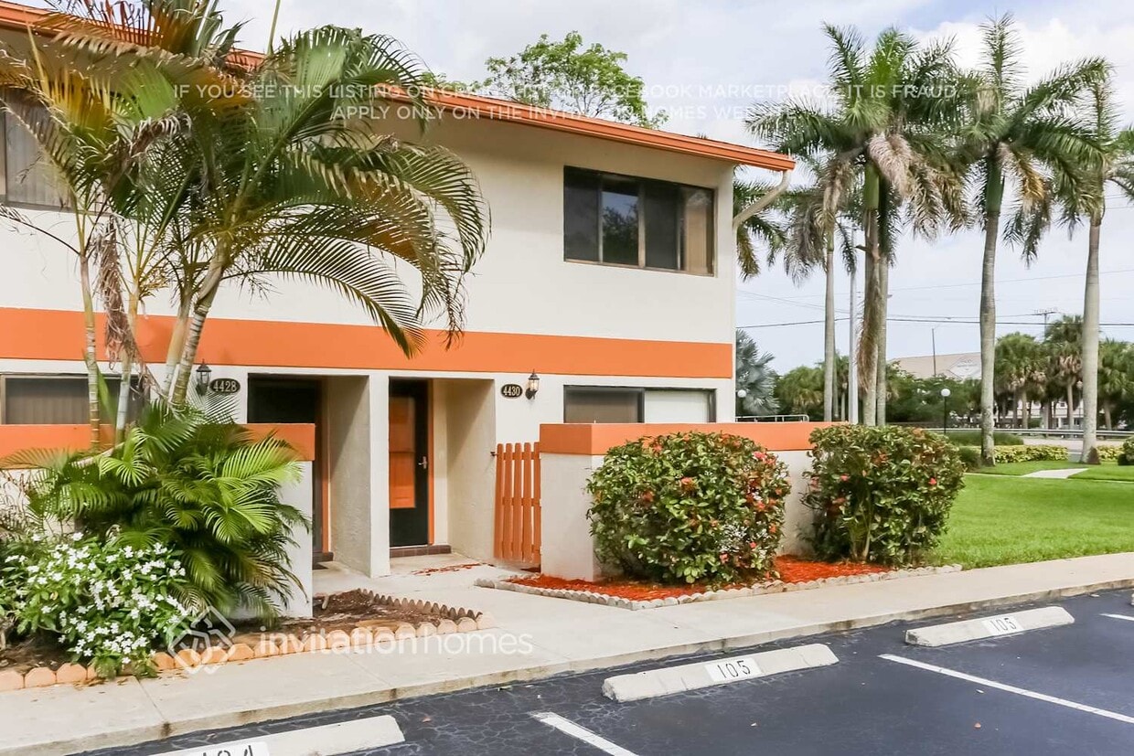 Foto principal - 4430 SW 70th Terrace