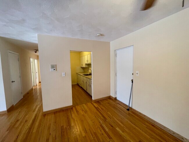 Building Photo - 611 Watertown St