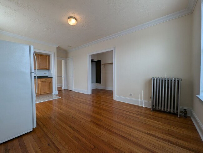 Foto del edificio - 2715 N Milwaukee Ave