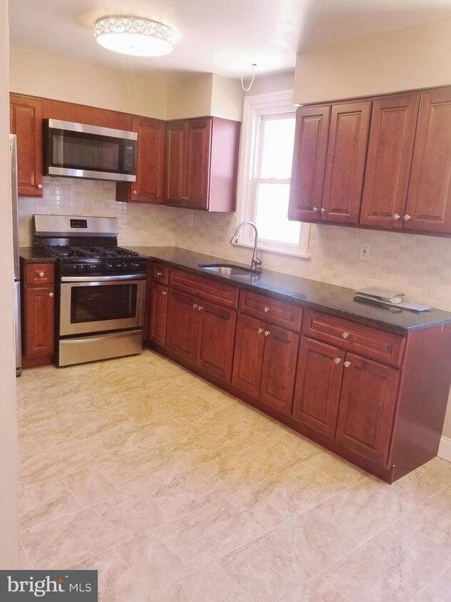 6542 Bradford Terrace Philadelphia Pa House For Rent In Philadelphia Pa Apartments Com