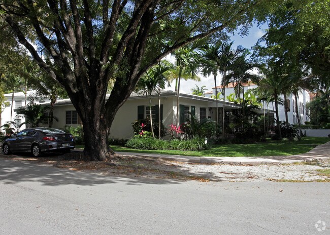 Building Photo - 441-449 Santander Ave