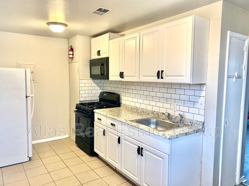 Primary Photo - 4538 Clayton St