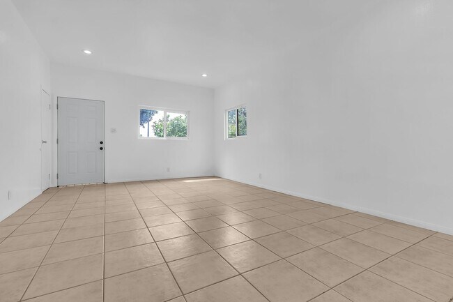 Foto del edificio - 915 E 91st St