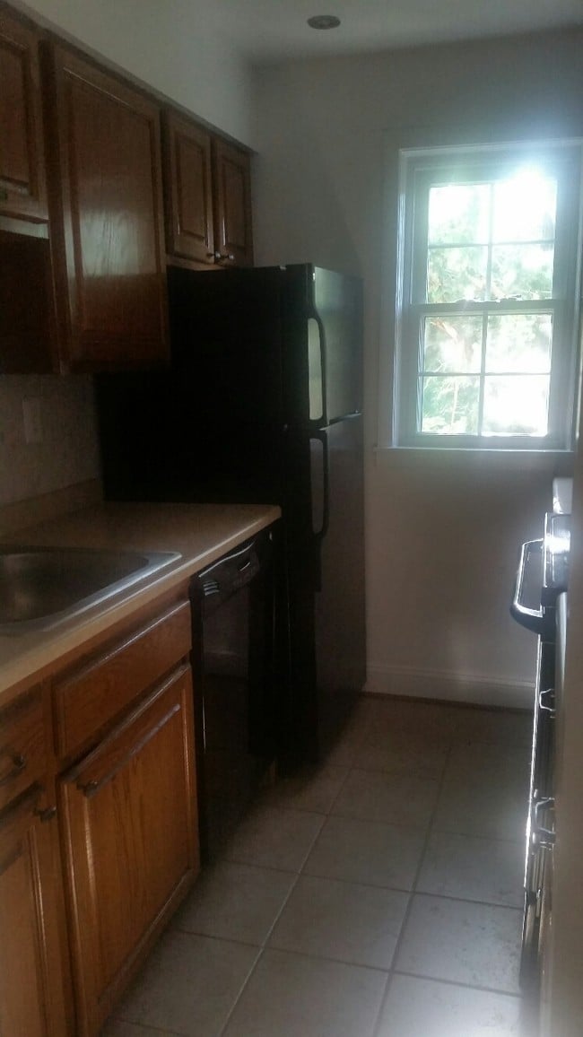 Building Photo - 824 S Arlington Mill Dr