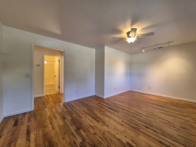 Foto del edificio - 2 Bedroom for Rent