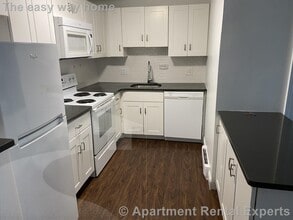 Building Photo - 134 Summer St